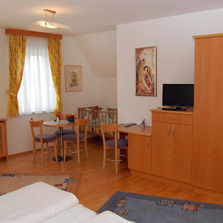 Апартаменты Pension Zur Post Блумау ин Штайермарк Номер фото