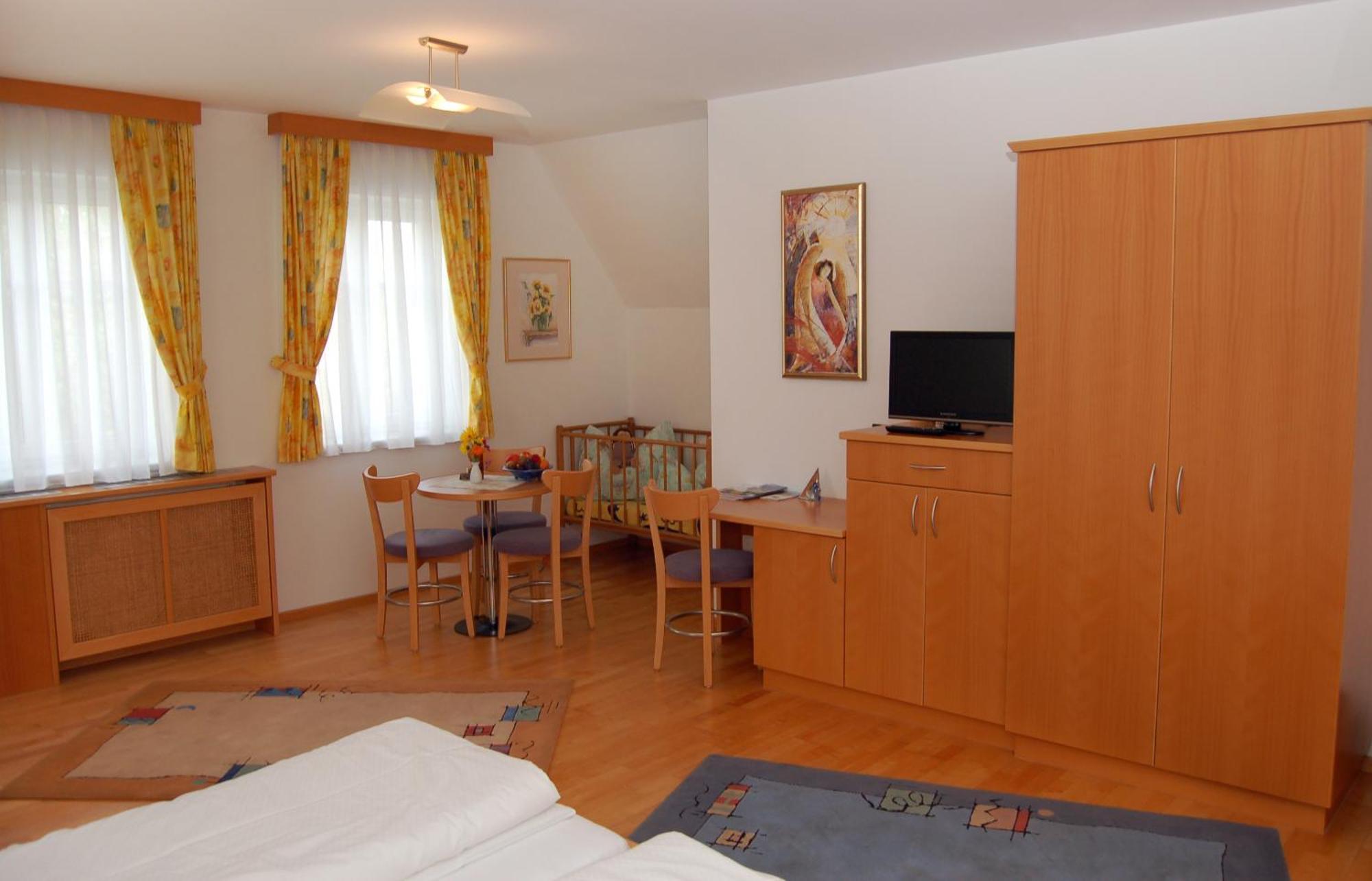 Апартаменты Pension Zur Post Блумау ин Штайермарк Номер фото